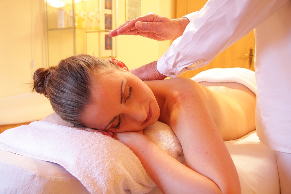 Massage Düren - Öl - Reiki - Anti-Falten-Wellnessbehandlung kostenlos